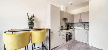 Flat for sale in Surbiton, Surrey SM3