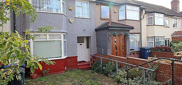 Terraced house to rent in Bourne View, Greenford UB6