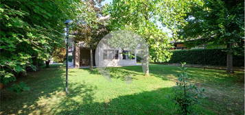 Villa unifamiliare, buono stato, 252 m², Centro, Rolo