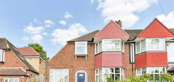 4 bed semi-detached house to rent