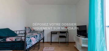 Location appartement 4 pièces 10 m²