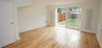 3 bedroom end of terrace house