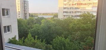 Vând apartament 2 camere Lacul Tei