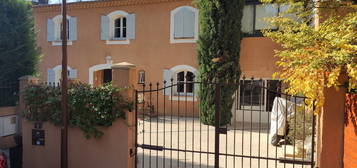 Aix en Provence- Maison- type 8- dépendance et piscine