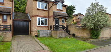 3 bedroom link detached house for sale