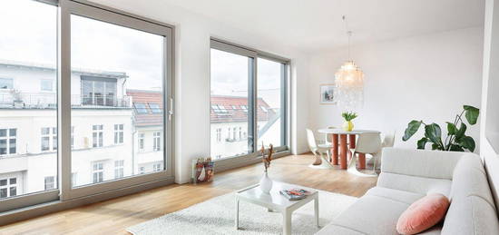 Bötzowkiez, Prenzlauer Berg: Penthouse-Maisonette mit Lift, TG-Stellplatz und Aufdachterrasse