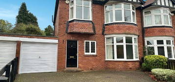 3 bed semi-detached house for sale