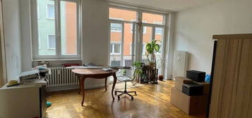 Helle 1,5-Zimmer-Wohnung mit EBK und Balkon in der Zellerau