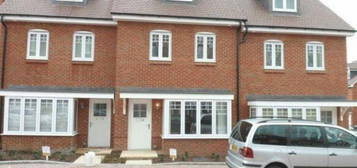 4 bedroom terraced house to rent