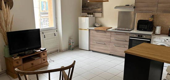 Bel appartement meublé T2