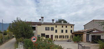 Villa all'asta in via Menegoni, 38