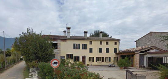 Villa all'asta in via Menegoni, 38