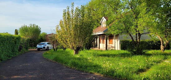 Propriété atypique Maison, dépendance locative, bassin