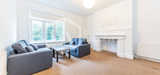 3 bed flat to rent