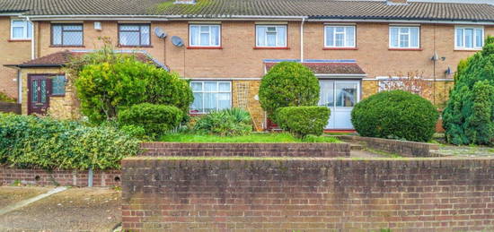 Terraced house for sale in Roseberry Gardens, Upminster RM14