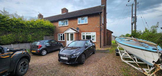 3 bedroom semi-detached house