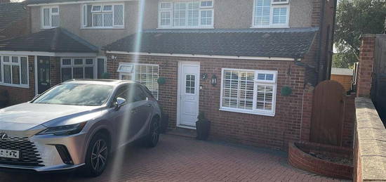 3 bed semi-detached house for sale