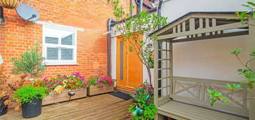 Flat for sale in Broad Street, Teddington TW11