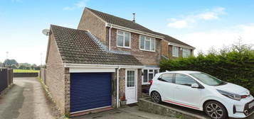 3 bedroom link detached house for sale