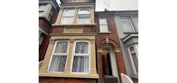 Terraced house to rent in Chatham Hill, Chatham ME5