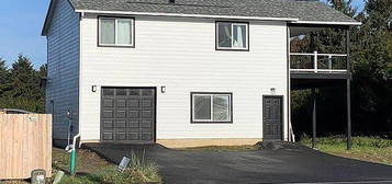 553 Ocean Shores Blvd SW, Ocean Shores, WA 98569