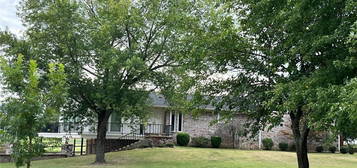 306 NE Gina Ln, Stigler, OK 74462