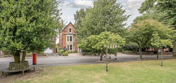 6 bed detached house for sale