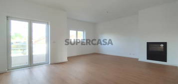 Apartamento T3 - Arrendamento