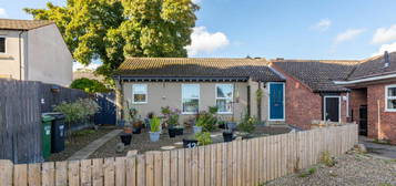 2 bedroom semi-detached bungalow for sale