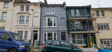 6 bedroom terraced house