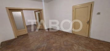 Apartament de vanzare 3 camere decomandate 78 mpu pivnita Tr