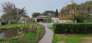 Maison contemporaine à Aubais avec piscine et studio indépendant