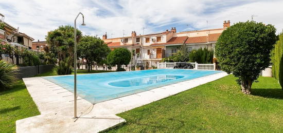 Casa adosada en venta en Avenida Ogíjares, Ogíjares