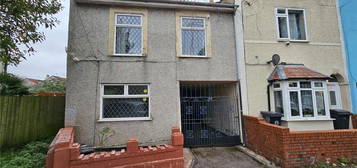 4 bedroom end of terrace house for sale