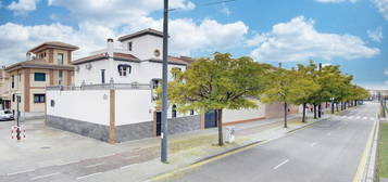 Casa adosada en venta en Calle Castoreño, Avda. Federico Garcia Lorca - Nueva Estación Autobuses