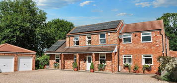 5 bed detached house for sale