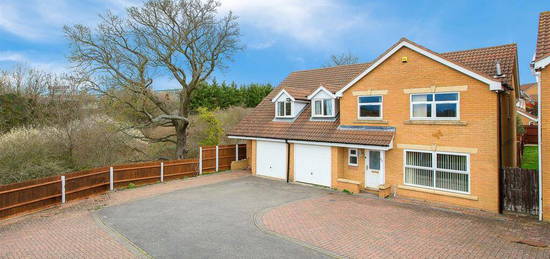 6 bedroom detached house