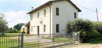 Casa indipendente in vendita in via Cannuzzola, 2