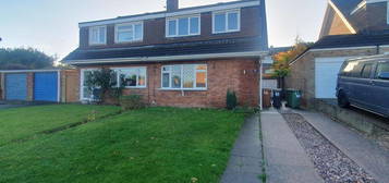 3 bedroom semi-detached house to rent