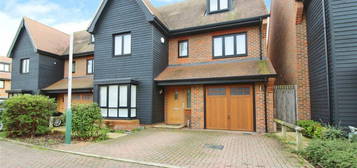 6 bedroom detached house