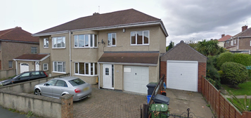 6 bedroom semi-detached house to rent