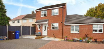 3 bedroom semi-detached house for sale