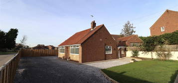 Detached bungalow to rent in Holme Road, Market Weighton, York YO43