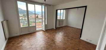 Appartement  à louer, 3 pièces, 2 chambres, 72 m²