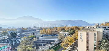 Appartement T3 au dernier étage Grenoble