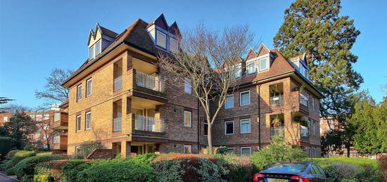 Flat to rent in Redwood Lodge, Grange Road, Cambridge CB3