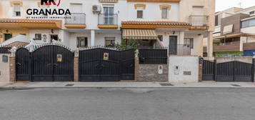 Casa adosada en venta en Calle Rosalía de Castro, 7, Belicena