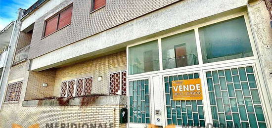 Casa indipendente in vendita a Università-Borgo Pace