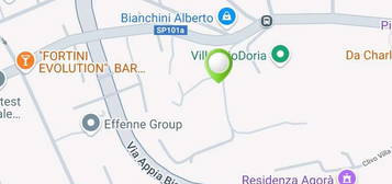 Villetta a schiera all'asta in via dei Pini, 8