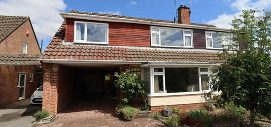 4 bedroom semi-detached house for sale